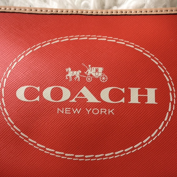 NWT β’ COACH β’ HP Horse & Carriage Leather Wristlet - Picture 5 of 9